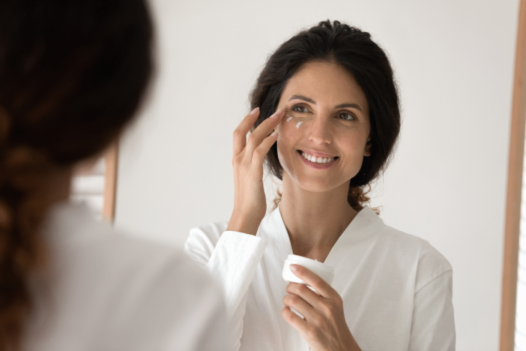 Reduce Dark Circles and Puffiness with a Nourishing Eye Cream nourishing eye cream
