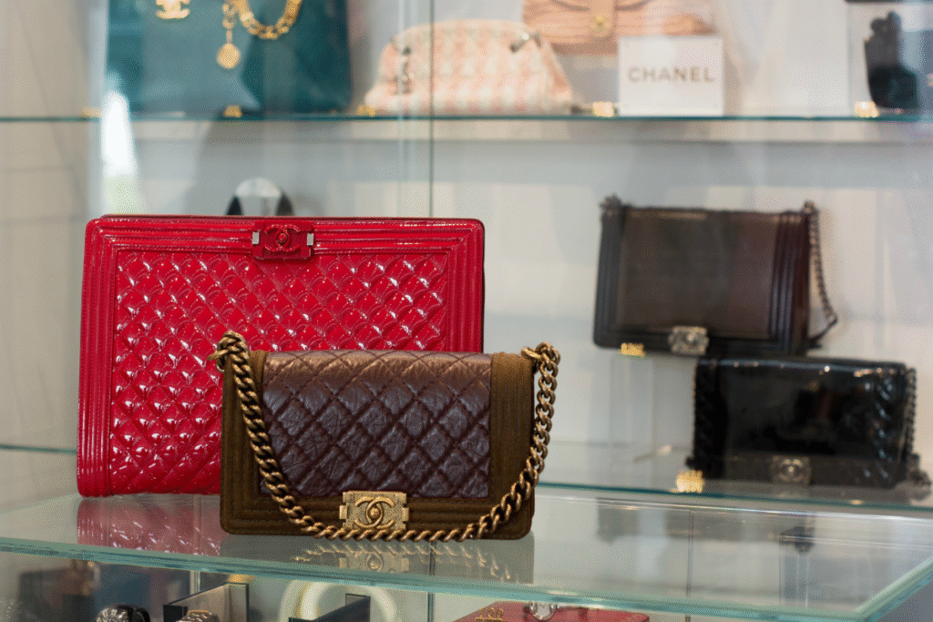 Shop Pre-Owned Designer Handbags: Elegant Designs Without Paying Full Price pre-owned designer handbag