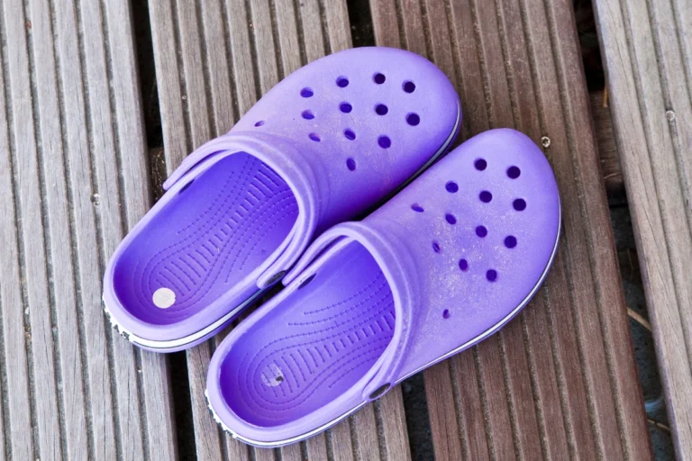 Lightweight clogs