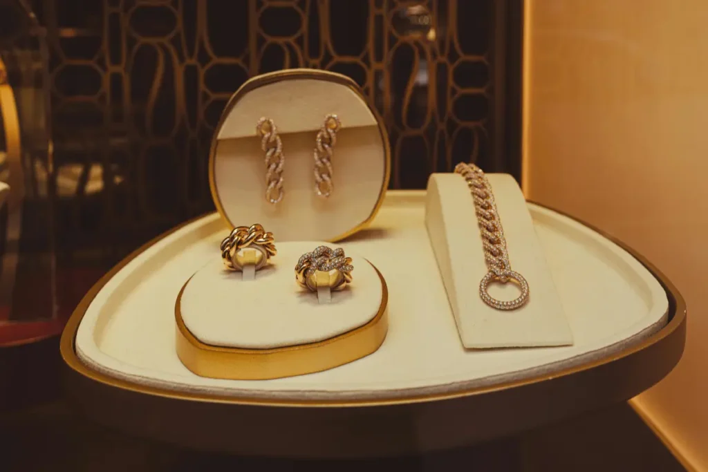 Minimal Jewelry Ideas to Elevate Your Everyday Outfits Effortlessly